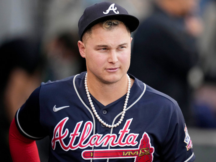 Joc Pederson and his pearls Joc Pederson and his pearls